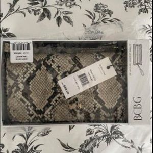 Bcbg wallet